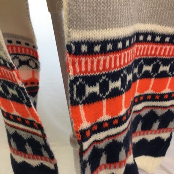 GAP Reversible Blanket Scarf Gray White - Picture 5 of 15